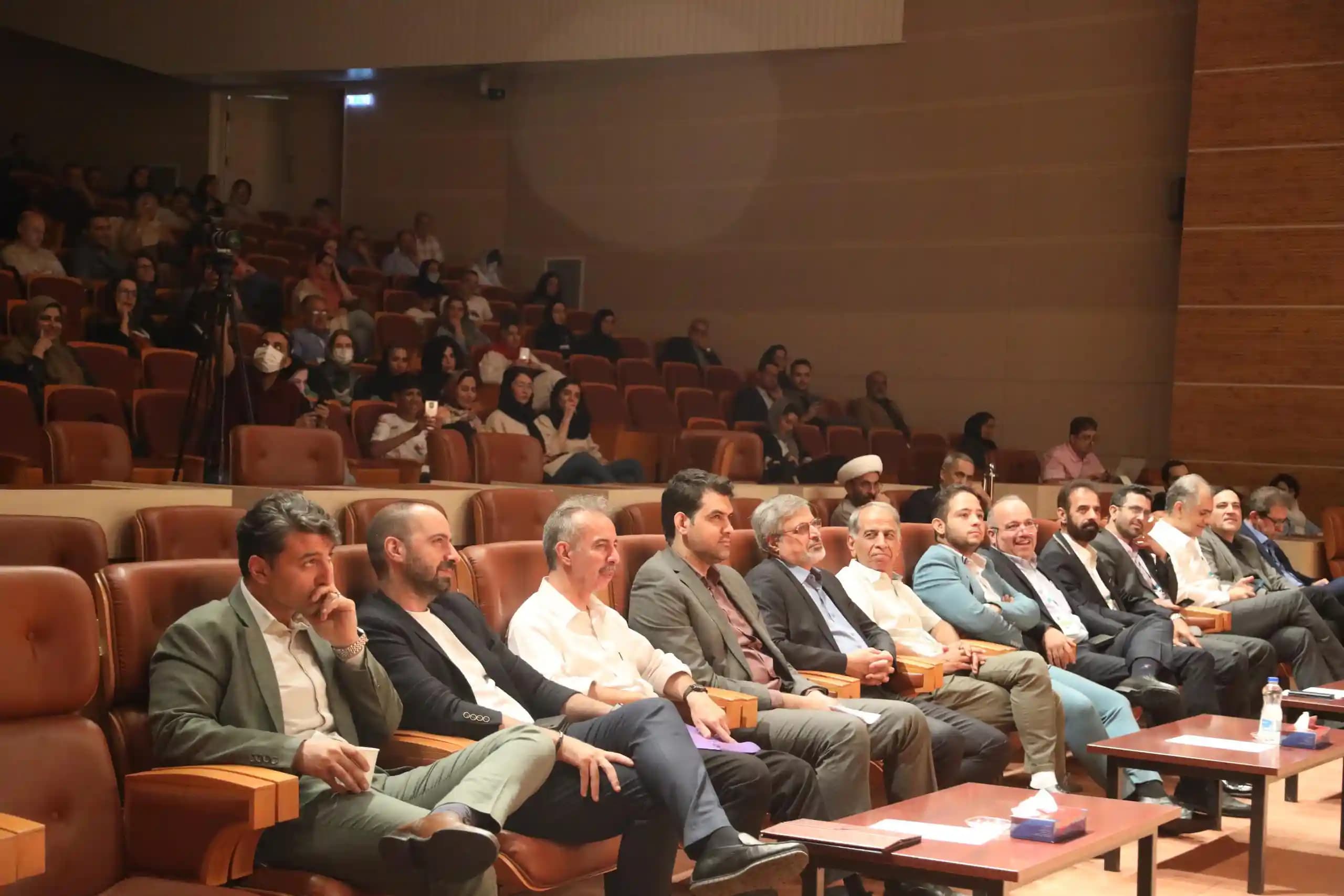 آقای سانتیاگو برند در کارگاه تحلیل بیوفیدبک و نوار مغزی در ورزش